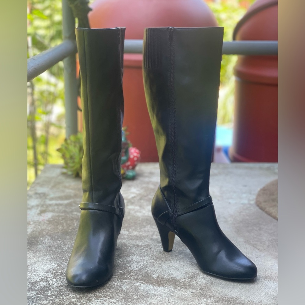 Bella Vita Black Heeled Boots in Vegan Leather
